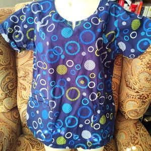 Cherokee scrub top size medium